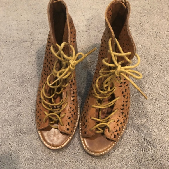 Jeffrey Cambell Cors - Picture 4 of 6